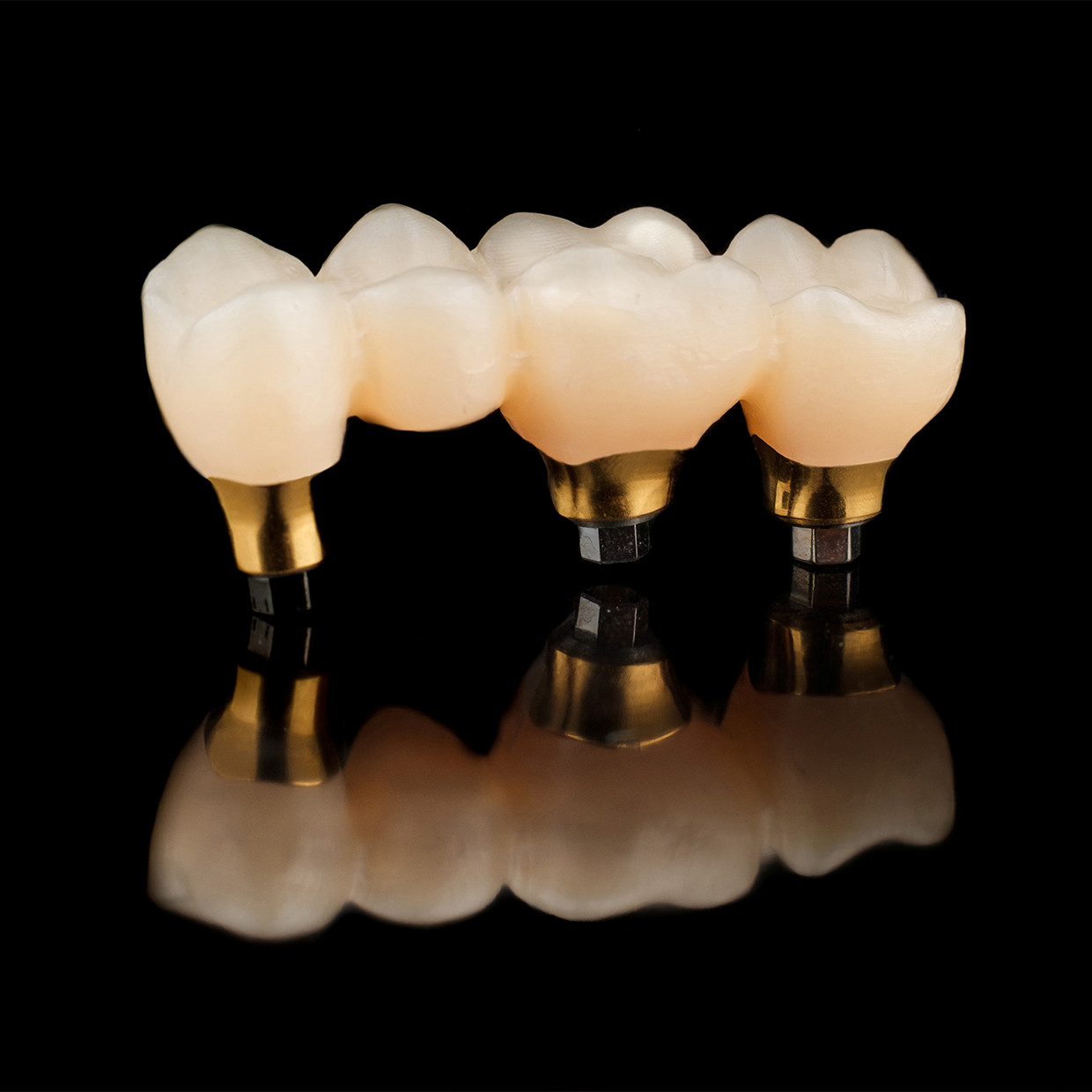 ZrO2 SU MONCONE PERSONALIZZATO